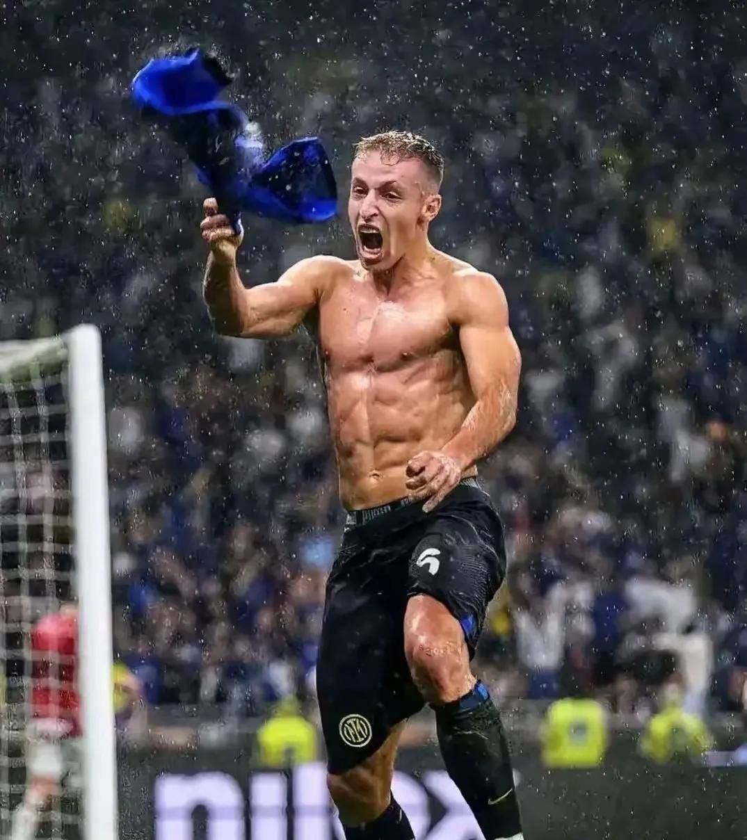 国米球迷破防了！不仅因为7-6巴萨，更多在于以下5点，梦回2010夺冠