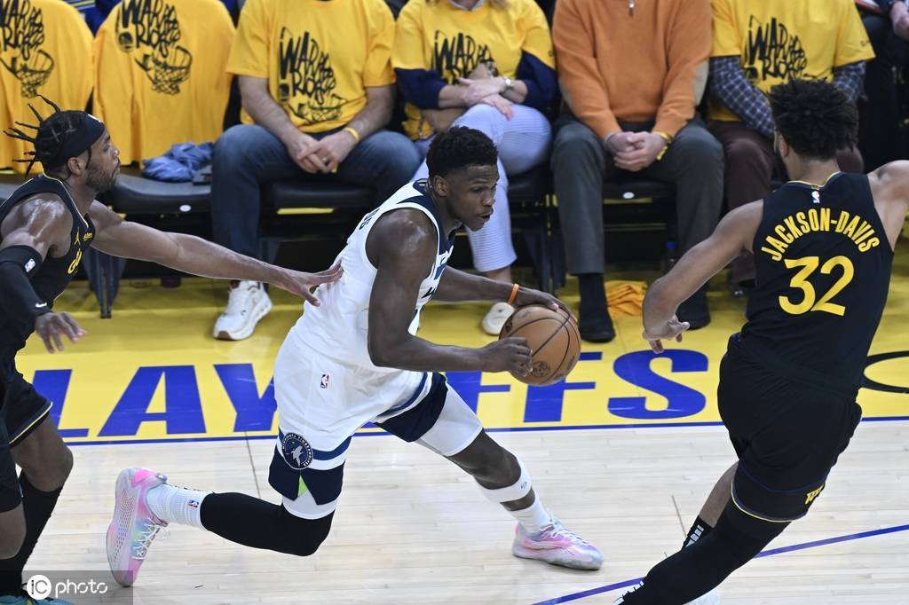 华子开三疯模式羞辱勇士 金州想续命除非医学奇迹？