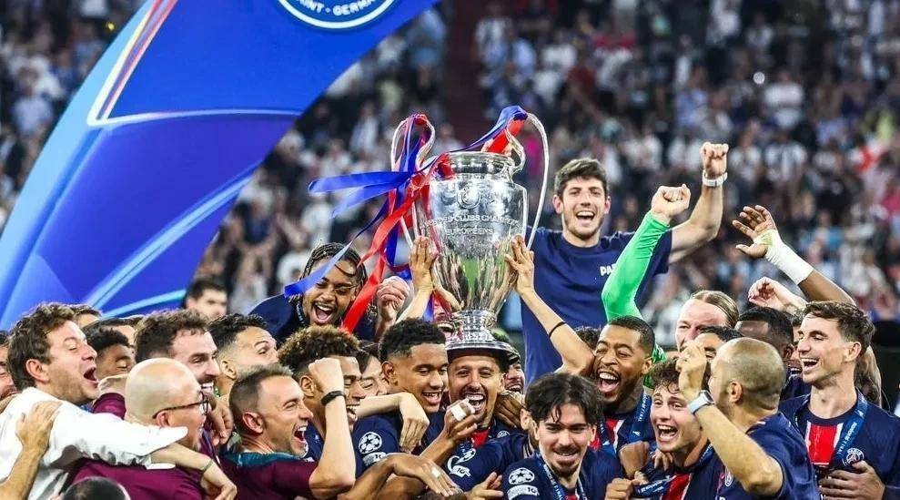 3-1，4-0！欧冠悲欢夜！蓝军拜仁进球大战，卫冕冠军巴黎主场收官