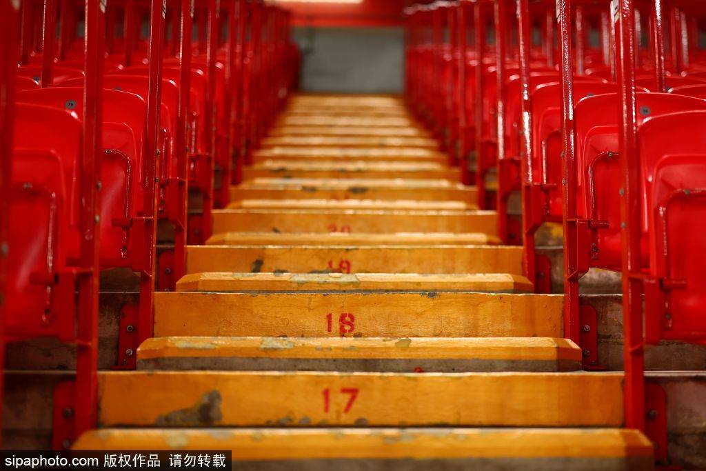 埃基蒂克:萨拉赫很职业+他是我榜样 赢球让我们重新找回势头