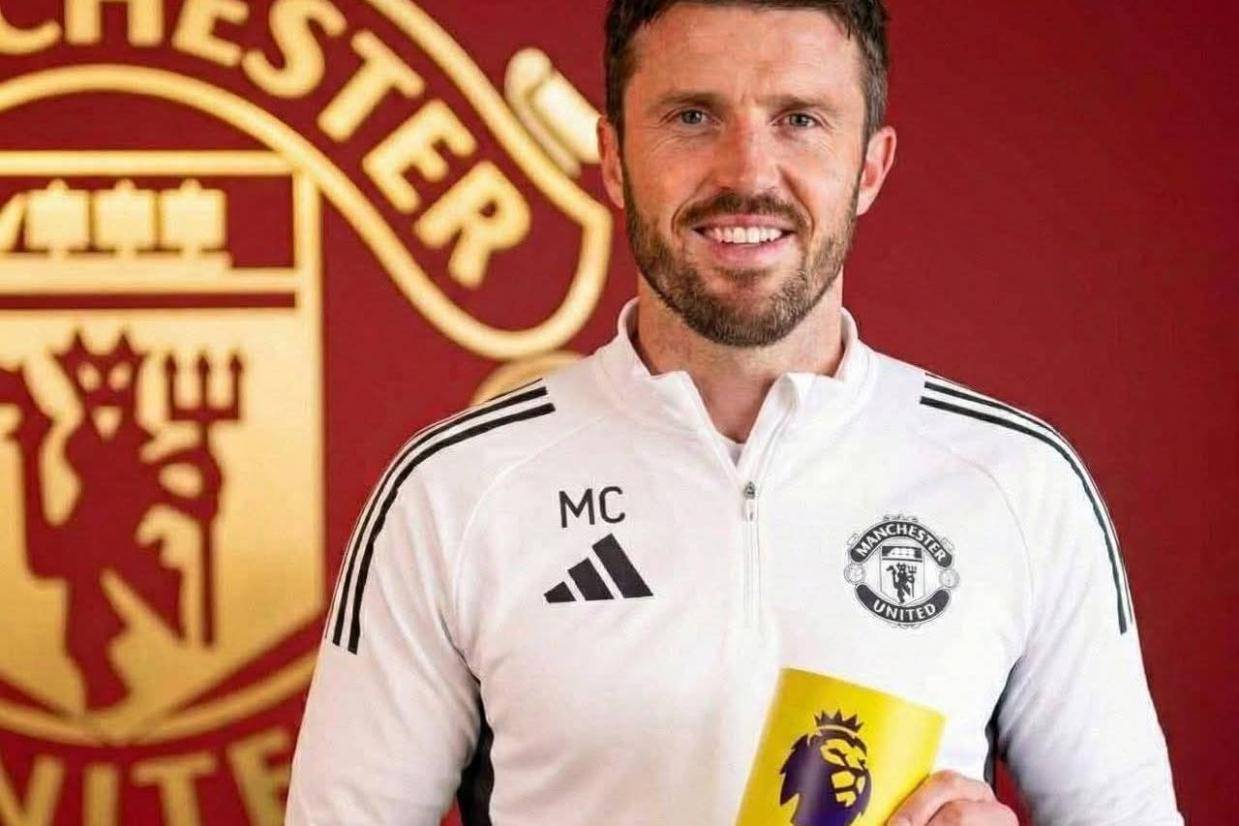 卡里克首获英超月度最佳,魔咒已提前发生!重用曼联一人可破咒